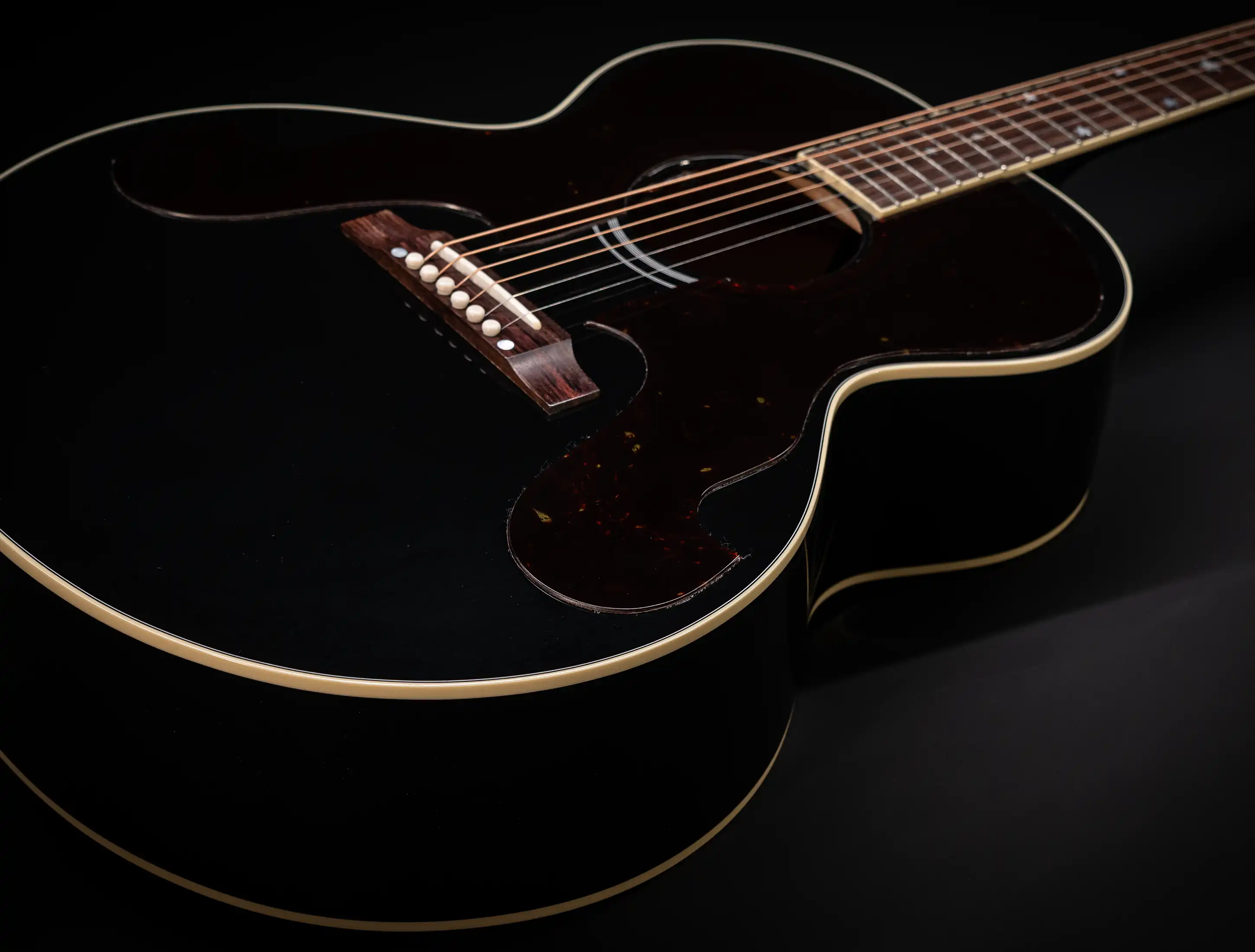 Gibson J-180 Everly Brothers Ebony | Musikhaus Hermann